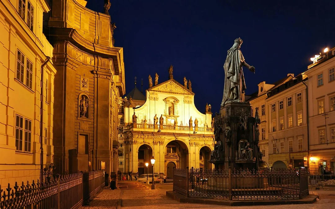 1.5-Hour Guided Walking Tour of the Ghosts & Legends of Prague Image 4