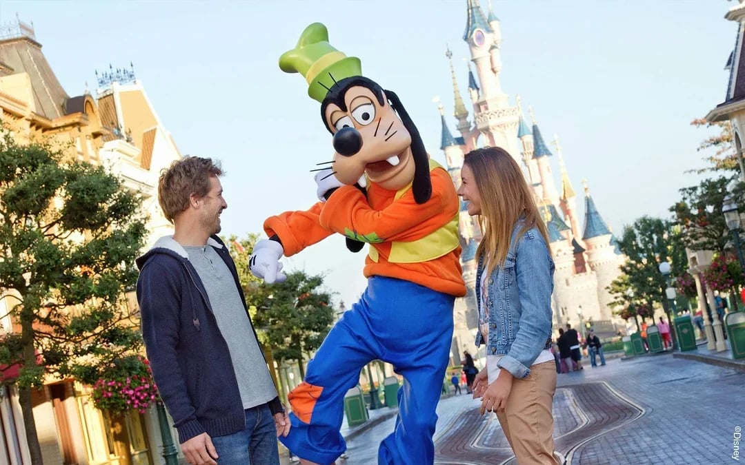 1-Day 2 Park Ticket to Disneyland® Paris Image 1