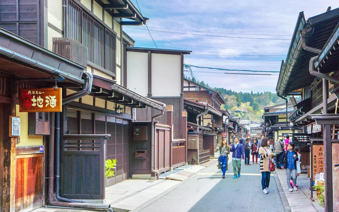 1-Day Guided Tour of Shiragawa-go and Takayama from Nagoya Image 3