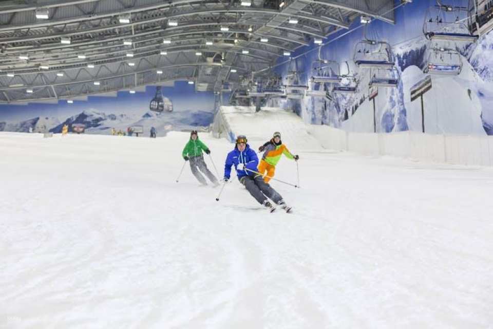 1-day pass for ski and snowboard experience in Snow World