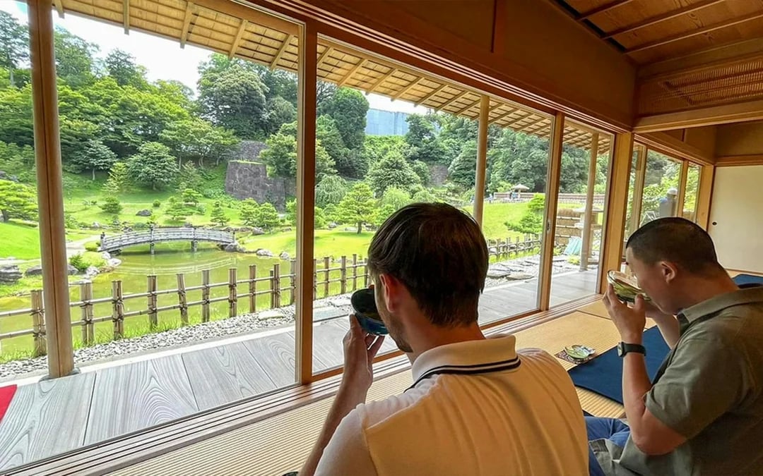 1-Day Tour from Kanazawa: Samurai, Matcha, Gardens and Geisha Image 6