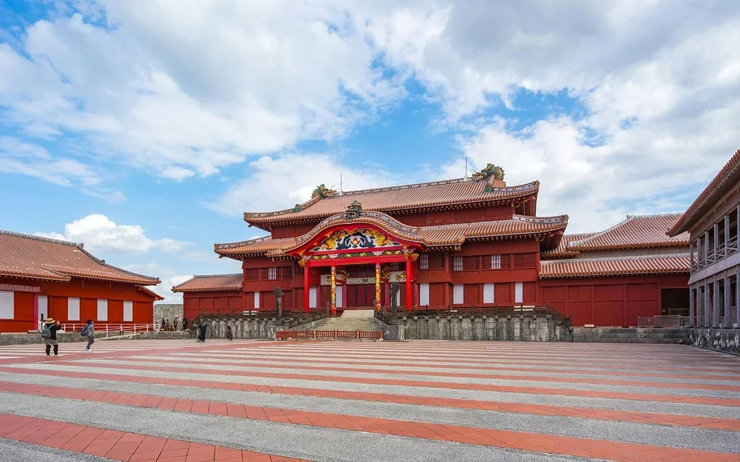 1-Day Yui Rail Pass with Shopping Coupon: Okinawa Image 4