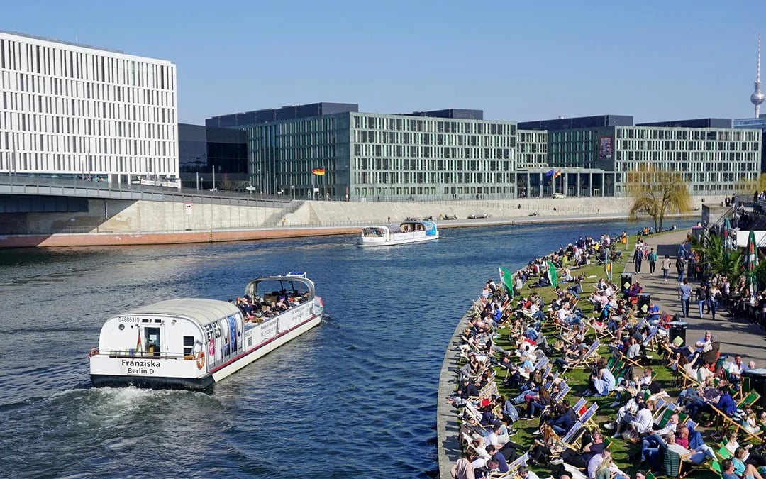 1-Hour Berlin Heated Boat Cruise with Live Commentary in German & English Image 4