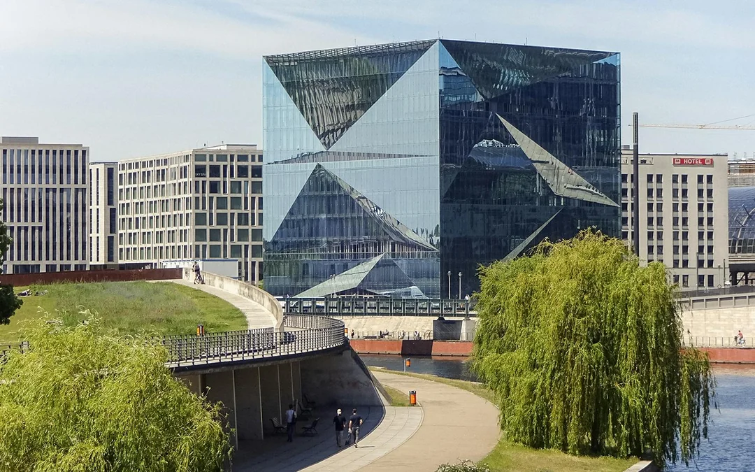 1- Hour Berlin Sightseeing Cruise from Hackascher Markt Image 8