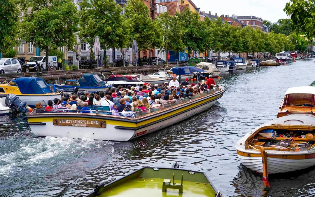 1-Hour Canal Cruise in Copenhagen Image 6