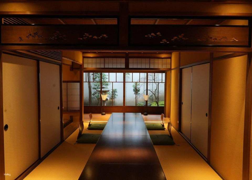 1 Hour Geisha/Maiko Show Experience in Kyoto Gion