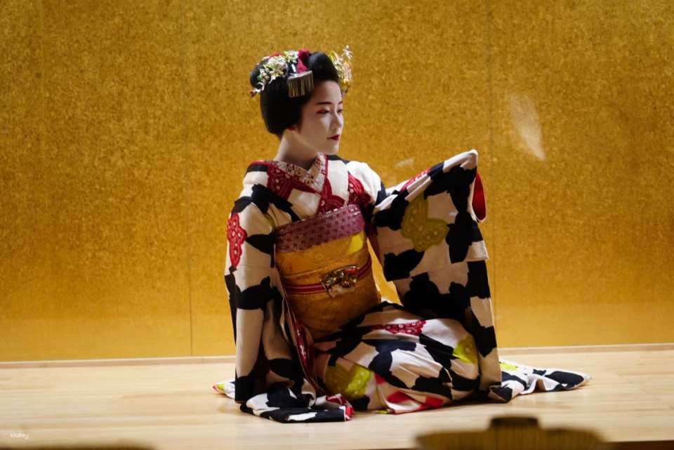 1 Hour Geisha/Maiko Show Experience in Kyoto Gion