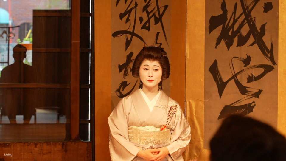 1 Hour Geisha Show in Asakusa Tokyo