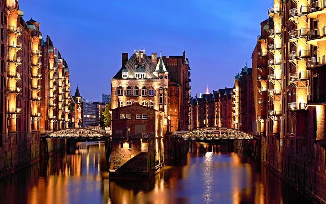 1-Hour Illumination Cruise in Hamburg Image 1
