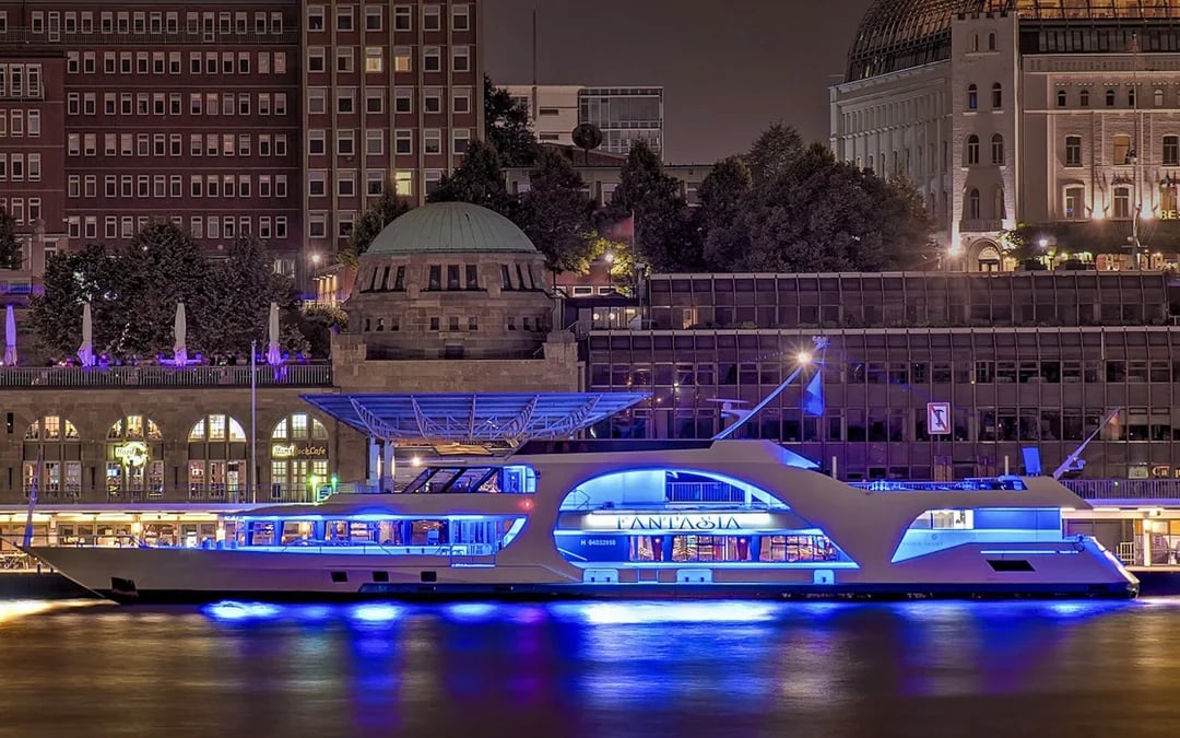 1-Hour Illumination Cruise in Hamburg Image 2