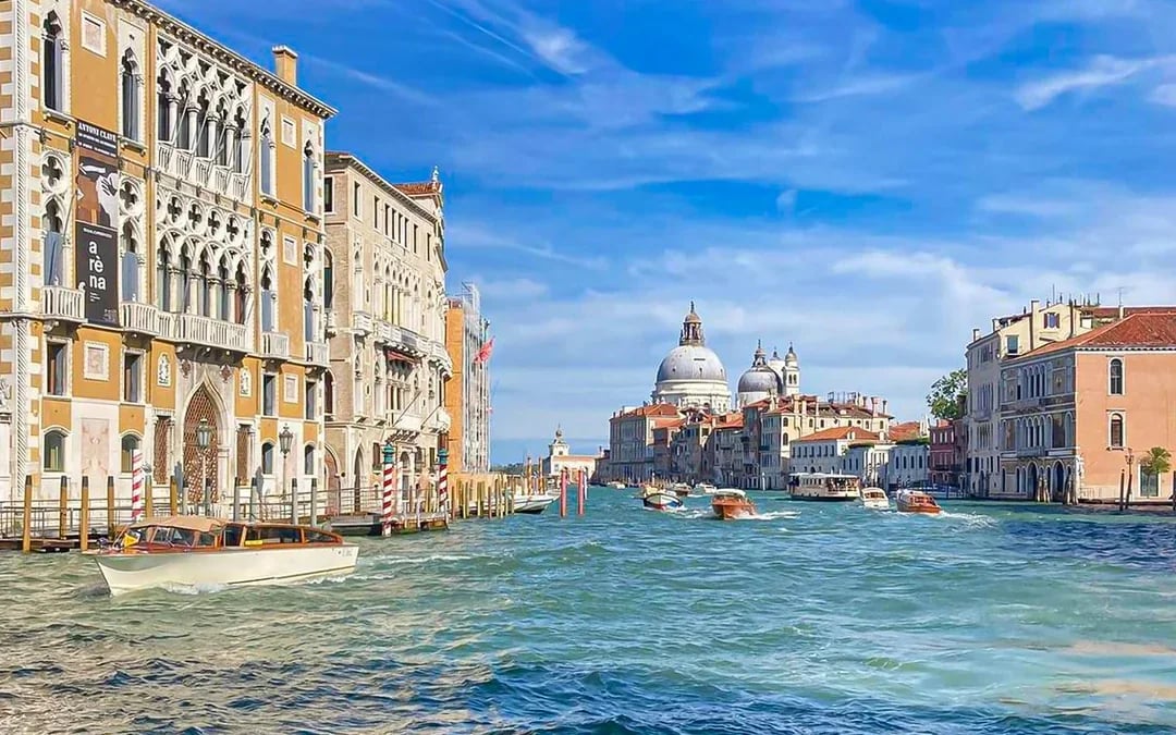 1-Hour Sightseeing Cruise on the Grand Canal Image 4
