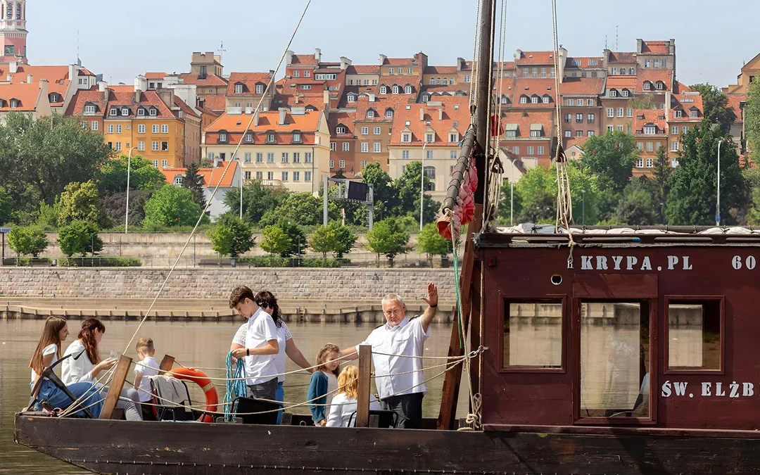 1-Hour Traditional Galar Cruise on Vistula River Image 2