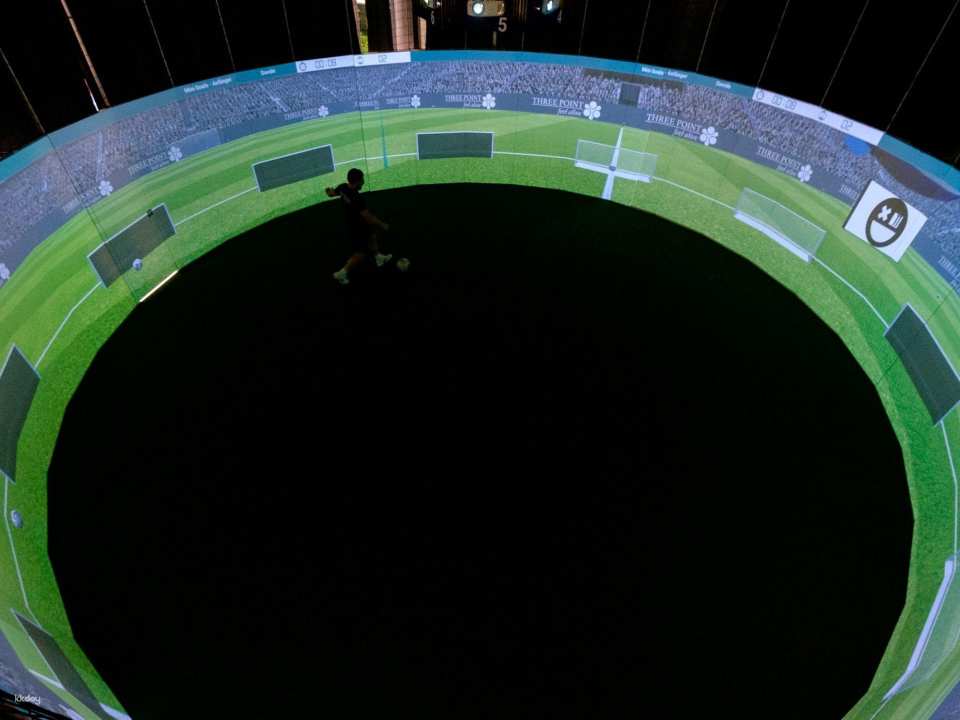 "Football Bot 360" virtual football training in Dübendorf