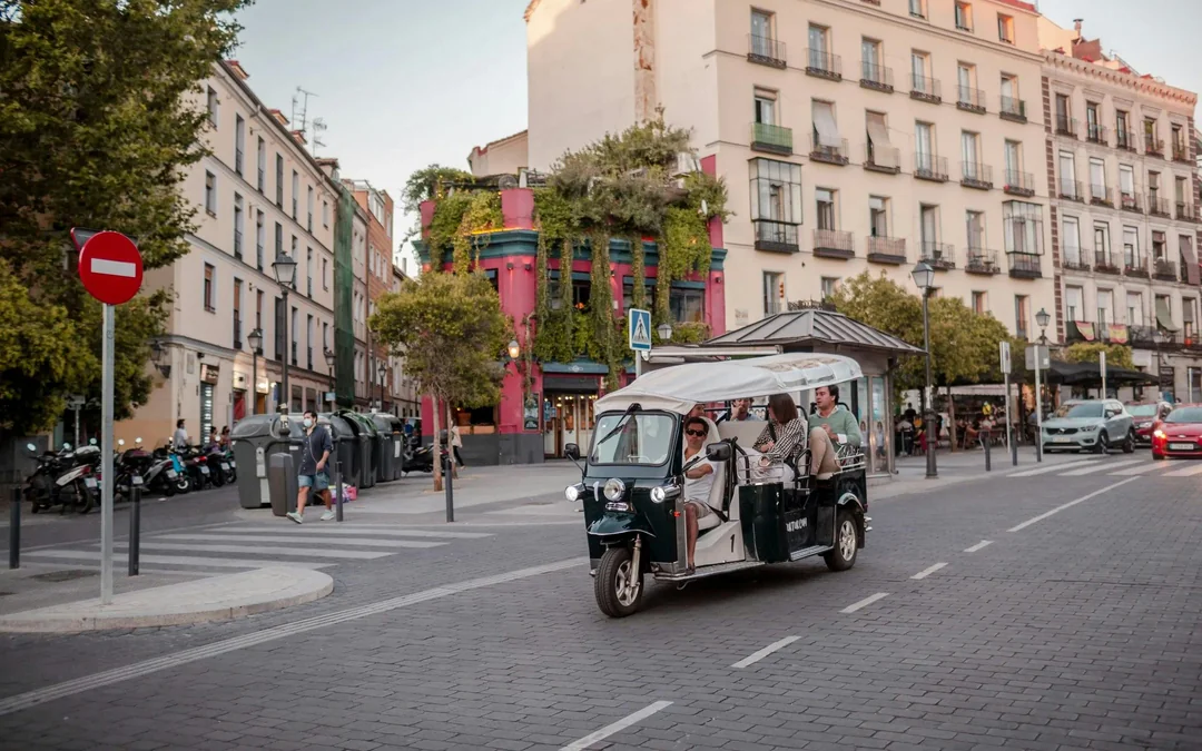 1 to 4-Hour Private Madrid Eco Tuk-Tuk Tour Image 2