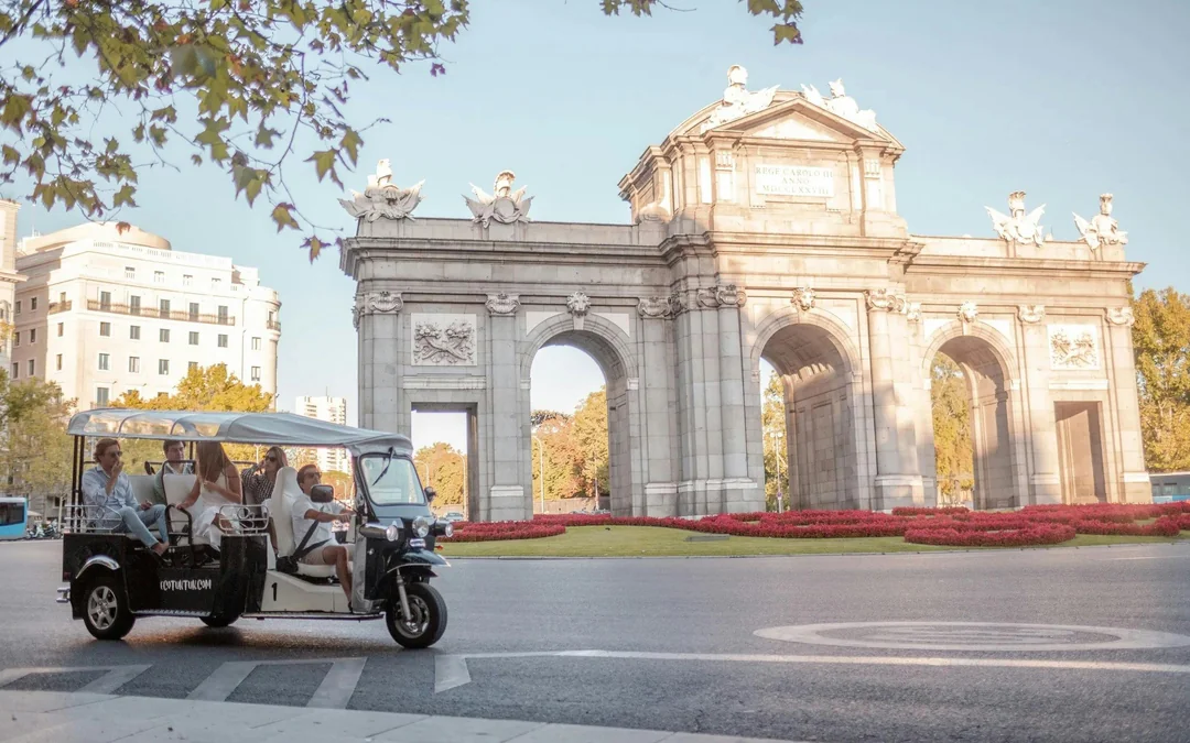 1 to 4-Hour Private Madrid Eco Tuk-Tuk Tour Image 3