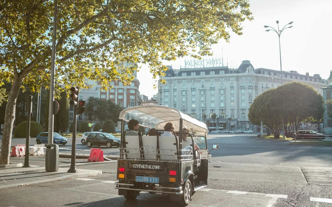 1 to 4-Hour Private Madrid Eco Tuk-Tuk Tour Image 4