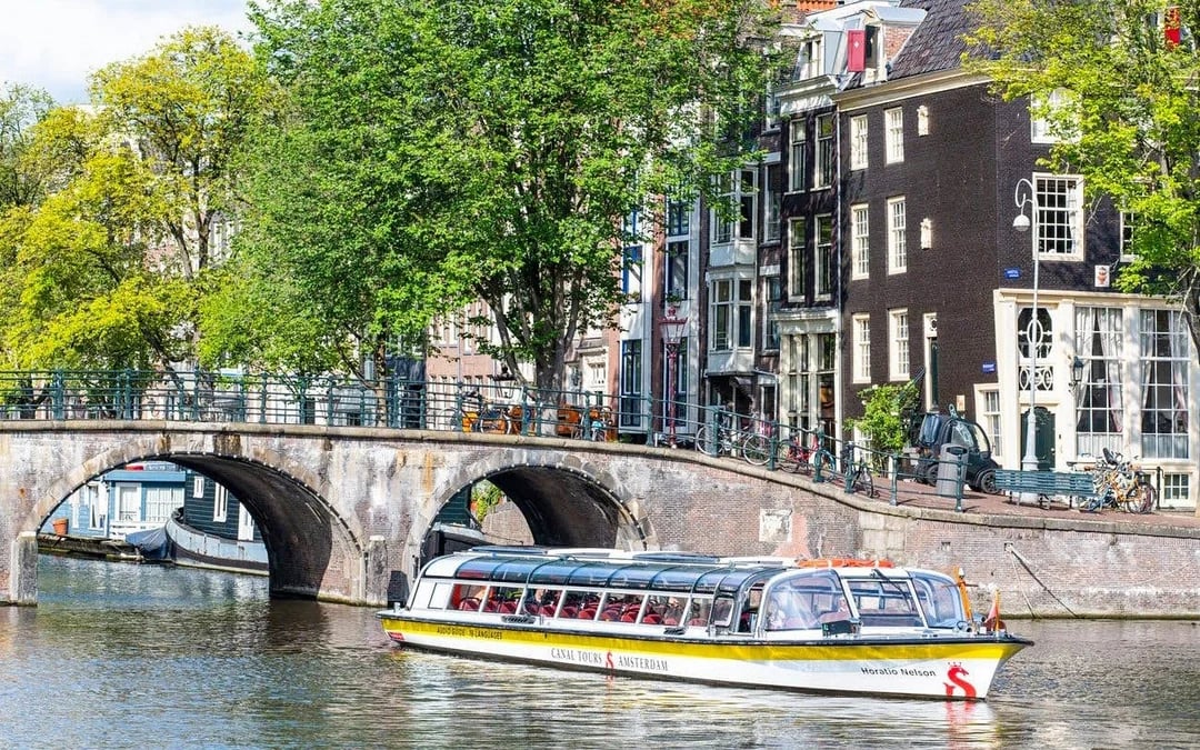 17th Century Amsterdam VR Canal Cruise
Image 2