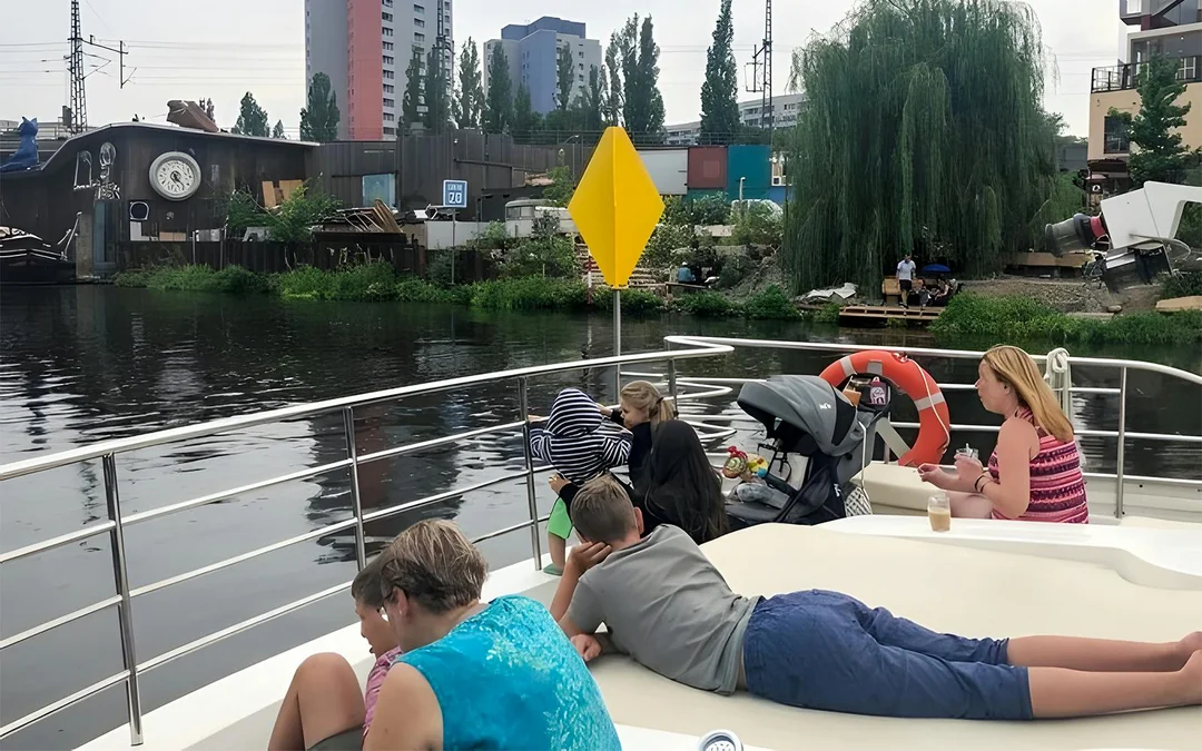 2.5-Hour Berlin Sightseeing Cruise on Eco-friendly Solar Catamaran Image 3