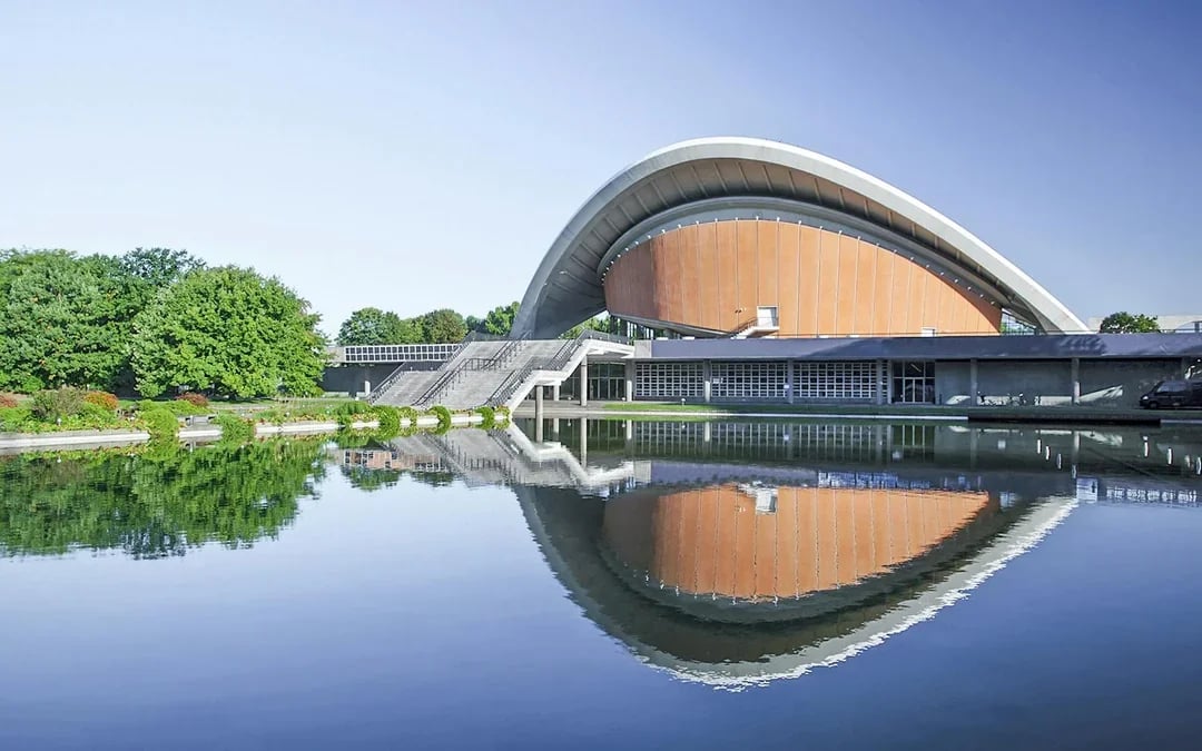 2.5-Hour Berlin Sightseeing Cruise on Eco-friendly Solar Catamaran Image 6