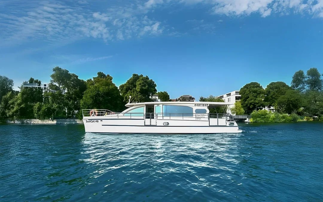 2.5-Hour Berlin Sightseeing Cruise on Eco-friendly Solar Catamaran Image 9