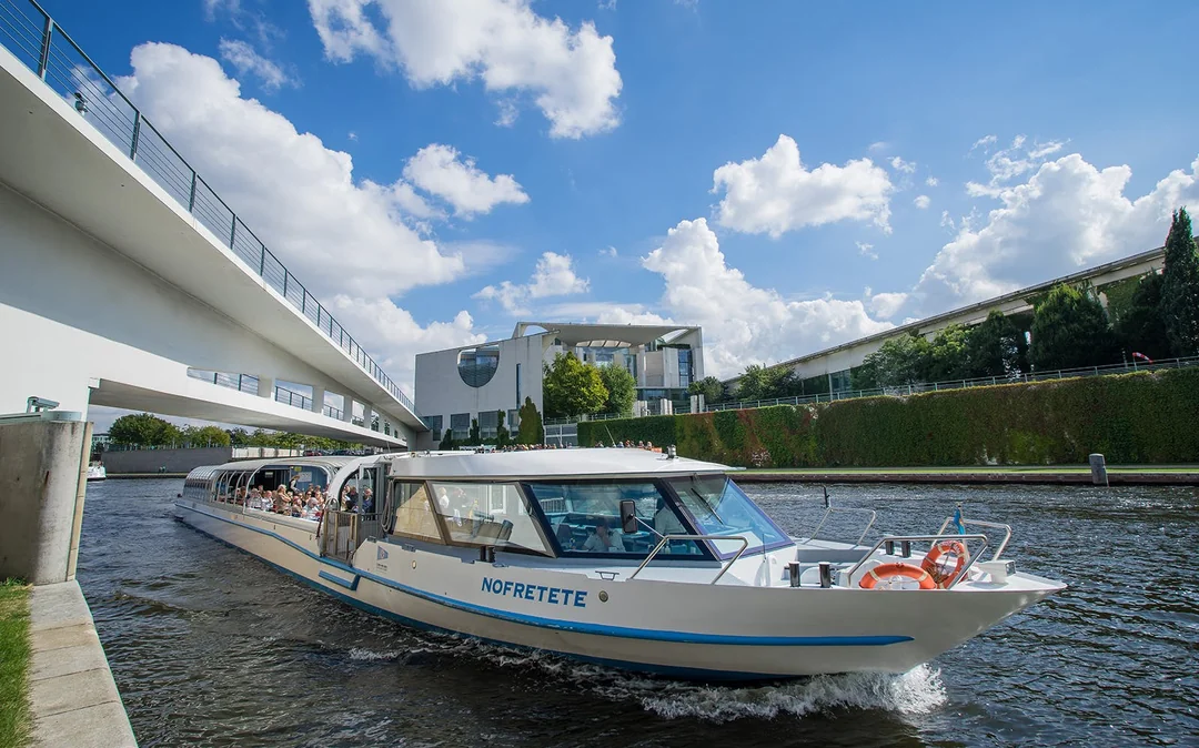 2.5-Hour City Boat Tour – Through the Center of Berlin to The West Harbor Image 1
