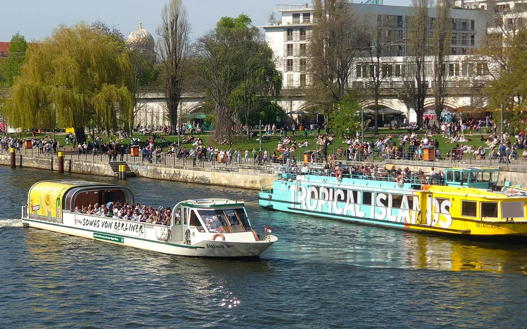 2.5-Hour East-Side-Tour Sightseeing Cruise in East Berlin Image 3