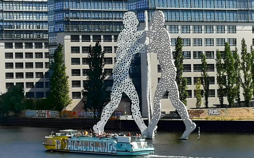 2.5-Hour East-Side-Tour Sightseeing Cruise in East Berlin Image 6