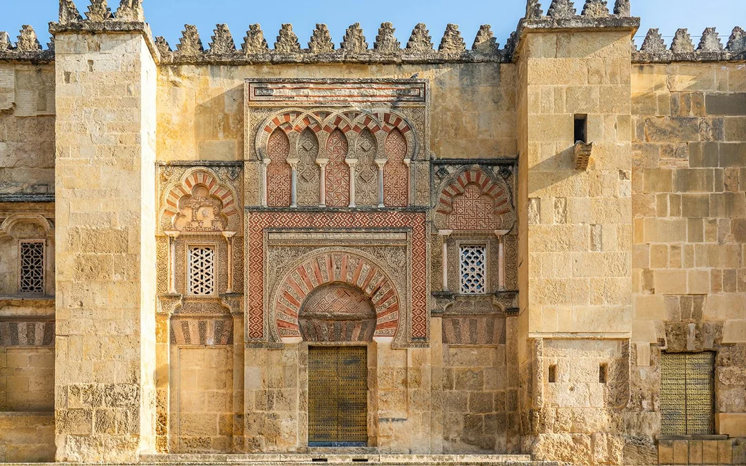 2.5-Hour Guided Tour of Córdoba Cathedral-Mosque & Alcázar Image 2