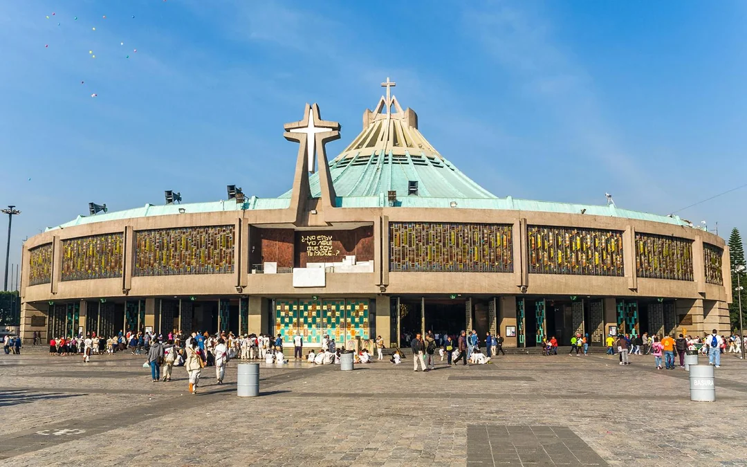 2-Day Mexico City Tour: Teotihuacán, Basilica, Frida Kahlo Museum, Xochimilco & Coyoacán Image 3