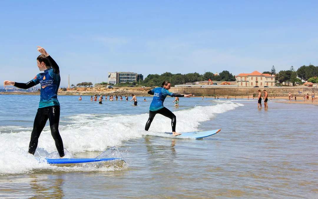 2-Hour Group Surf Lesson in Carcavelos Beach Image 3