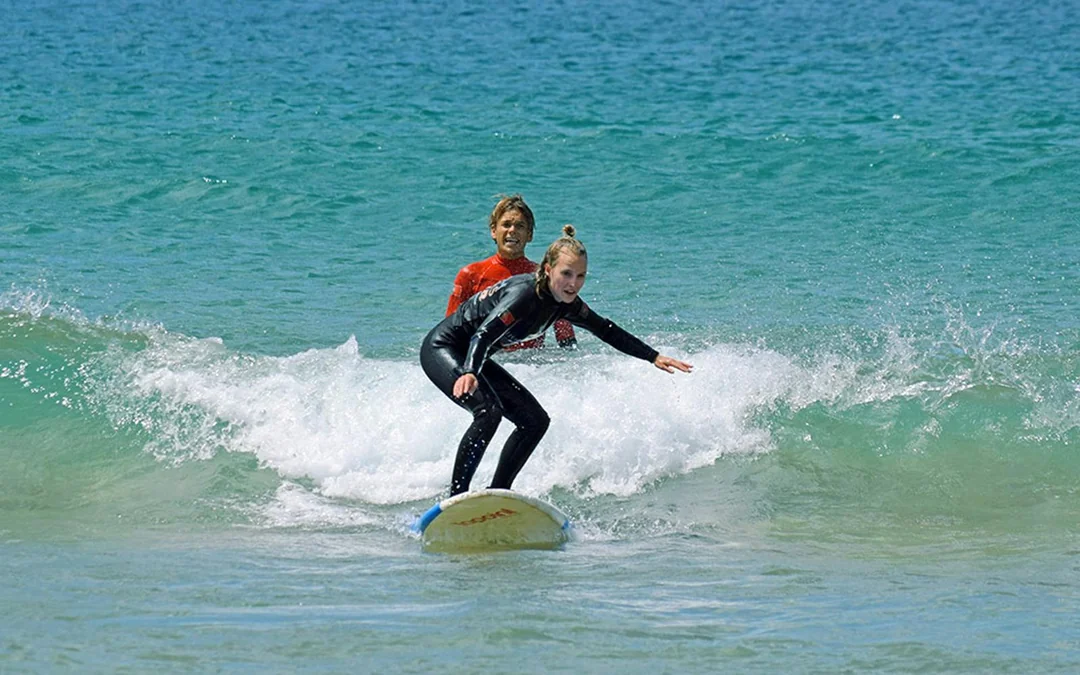 2-Hour Group Surf Lesson in Carcavelos Beach Image 4