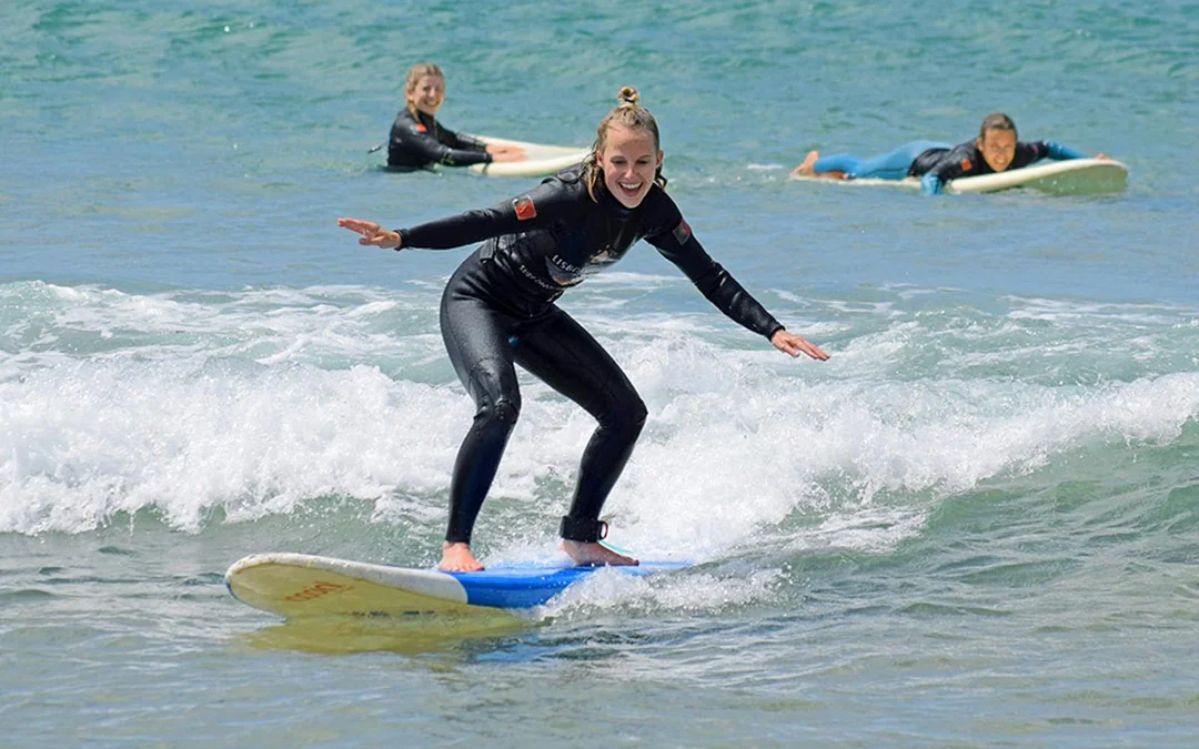 2-Hour Group Surf Lesson in Carcavelos Beach Image 5