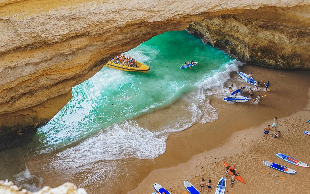 2 Hour Guided Dolphin Watching and Cave Cruise in Algarve Image 2
