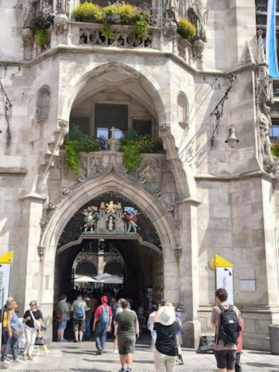 2-Hour Guided Tour of Munich's History and Traditions