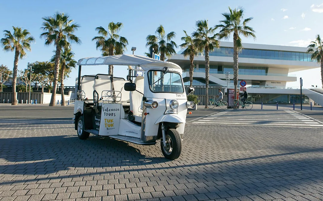 2-Hour Guided Tour of Valencia on Tuk Tuk Image 2
