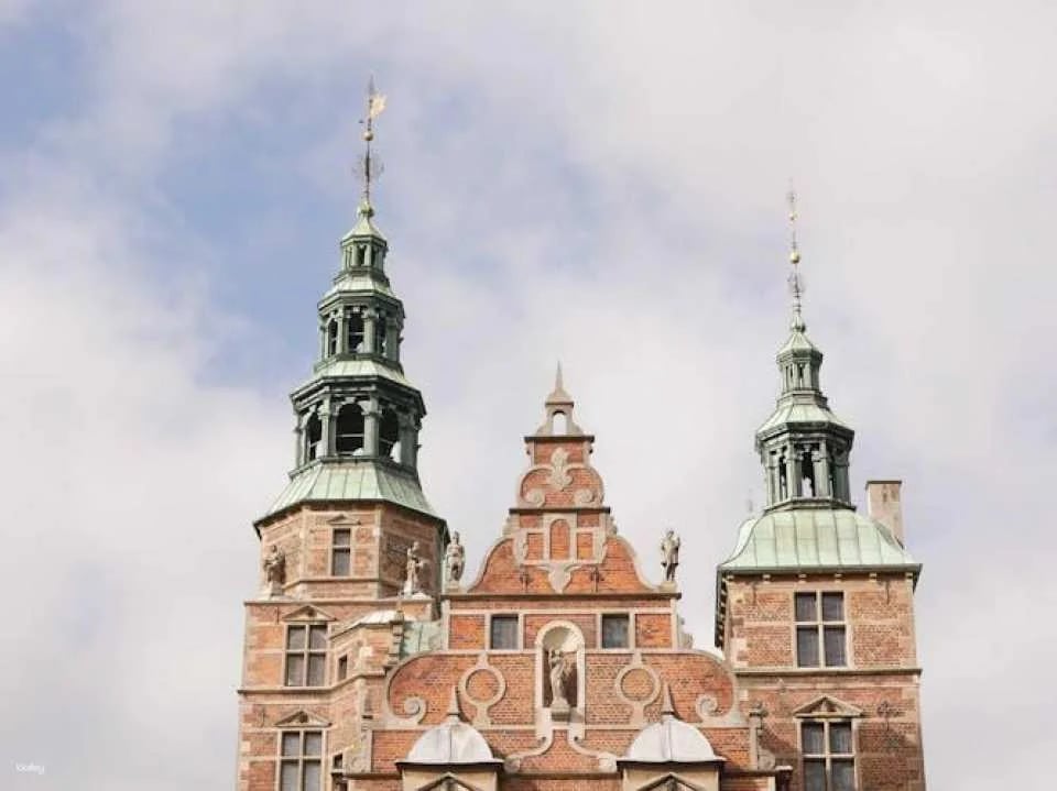 2-hour private Copenhagen history walking tour with a local