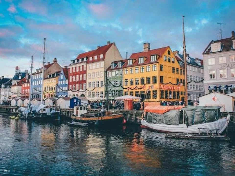 2-hour private Copenhagen history walking tour with a local