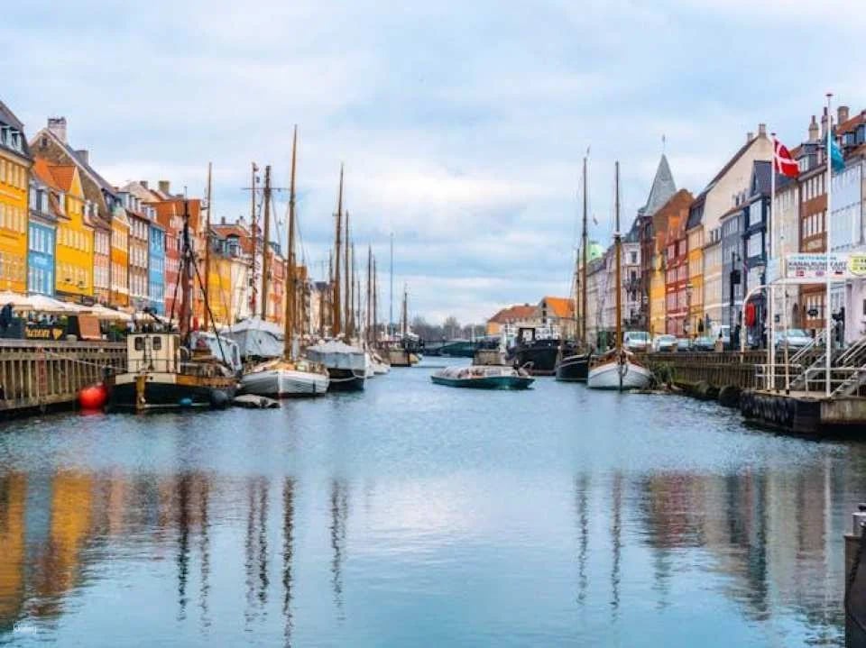2-hour private Copenhagen history walking tour with a local