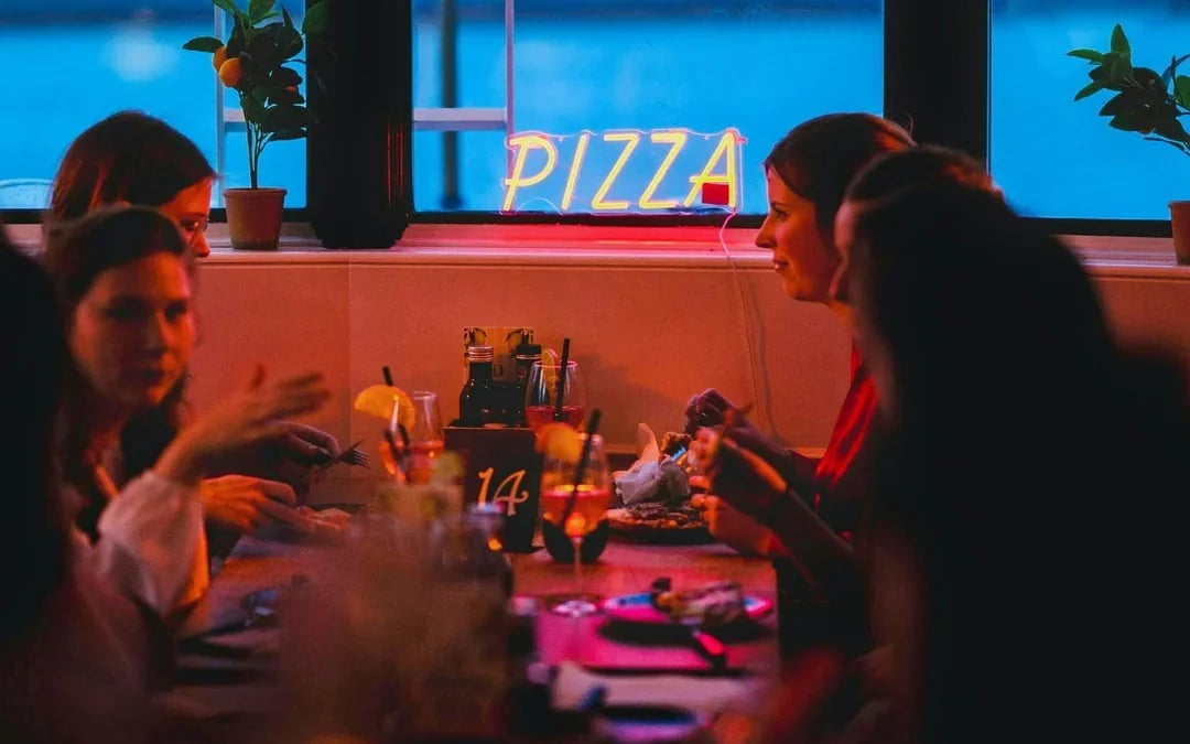 2-Hour Rotterdam Unlimited Pizza Cruise with Antipasti and Dessert Image 8