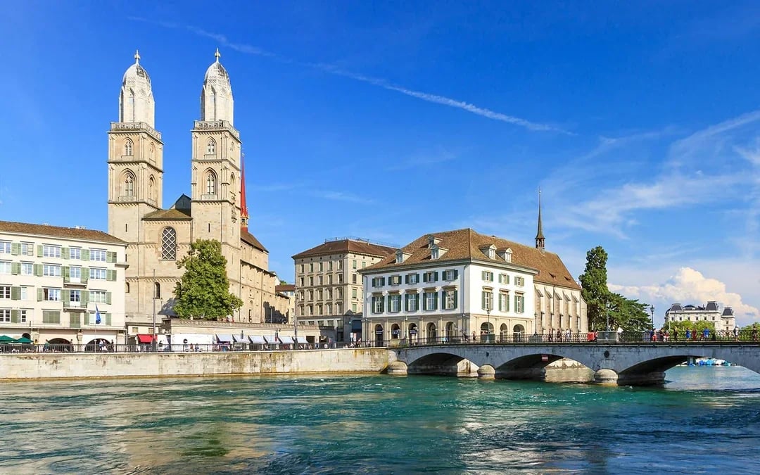 2-Hour Zürich Sightseeing Bus Tour Image 8