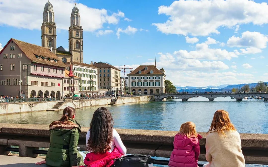 2-Hour Zürich Sightseeing Bus Tour Image 9