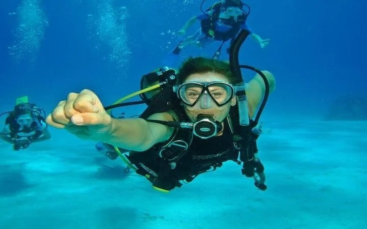 2 Stops Scuba Diving Full Day Boat Trip For Beginners With Lunch – Hurghada Image 4