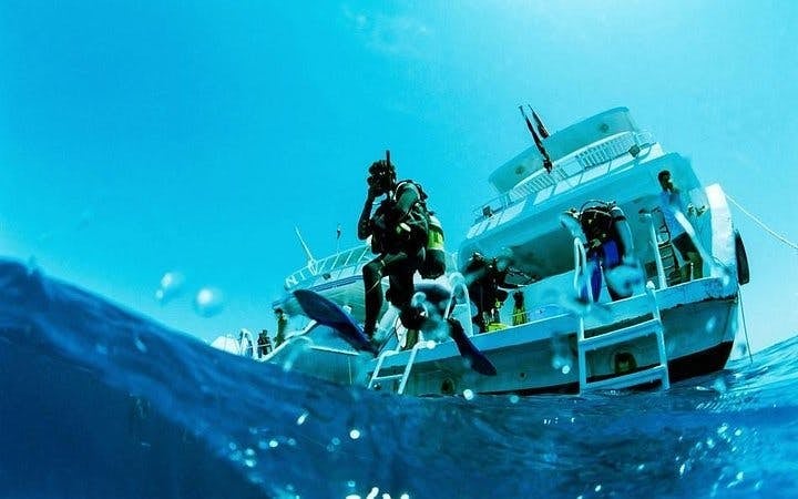 2 Stops Scuba Diving Full Day Boat Trip For Beginners With Lunch – Hurghada Image 8