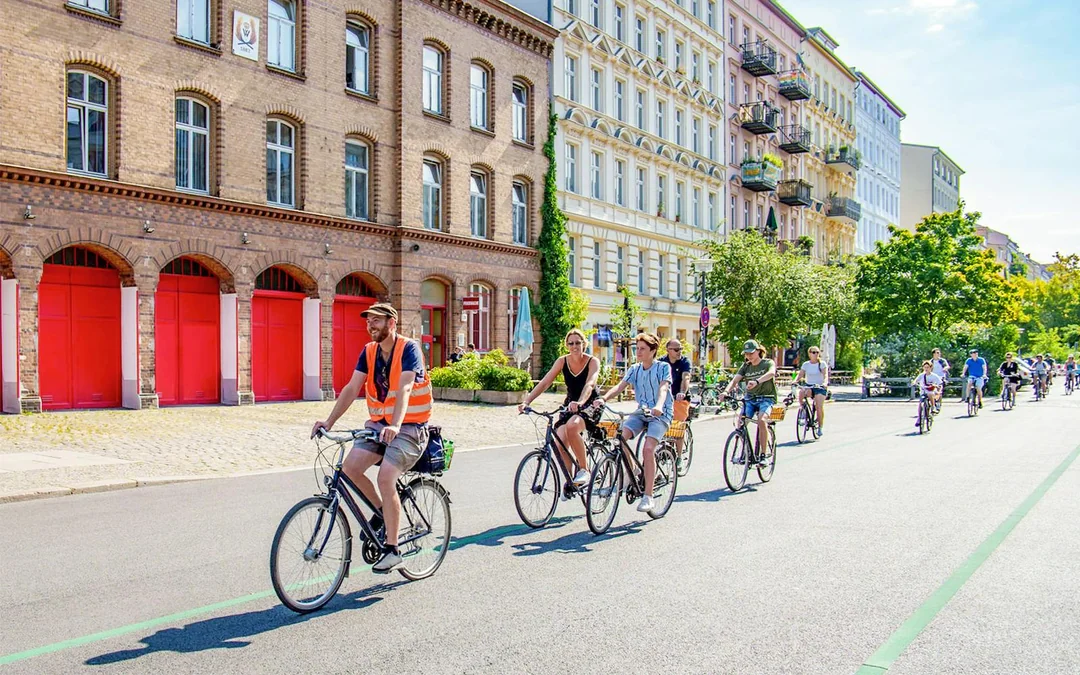 3.5-Hour Guided Bike Tour of Berlin's Best Highlights Image 2