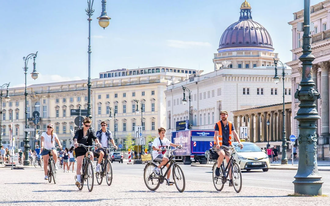 3.5-Hour Guided Bike Tour of Berlin's Best Highlights Image 4