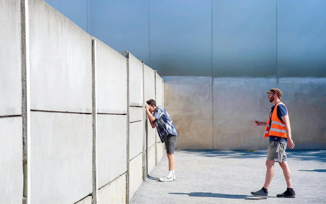 3.5-Hour Guided Bike Tour of Berlin Wall Image 4