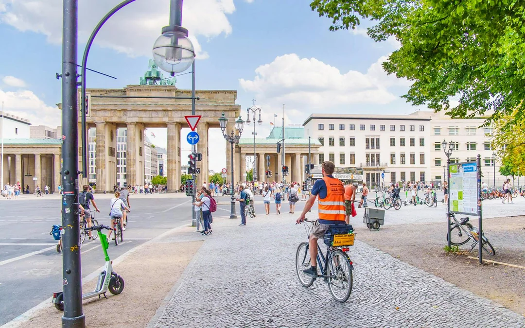 3.5-Hour Guided Bike Tour of Berlin Wall Image 6