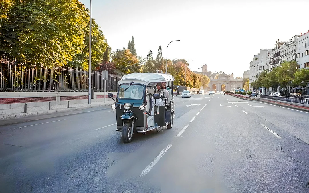 3-hour Expert Madrid Tuk-Tuk Tour Image 1