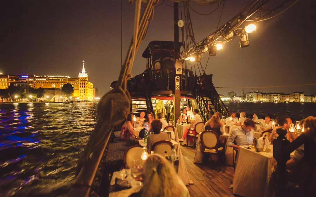3-Hour Galleon Dinner Cruise in Venice Image 12