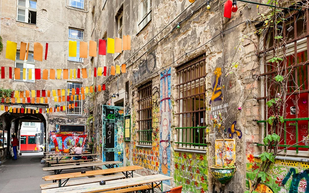 3-Hour Guided Bike Tour of Kreuzberg & Friedrichshain Image 3